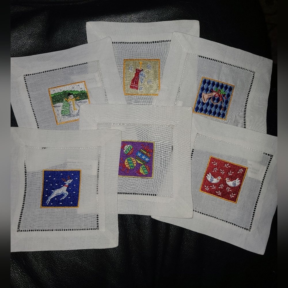 Holiday linen embroidered napkins 6 - Picture 9 of 10